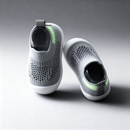 Möt Huggies: Mjuka slip-on sneakers för barn