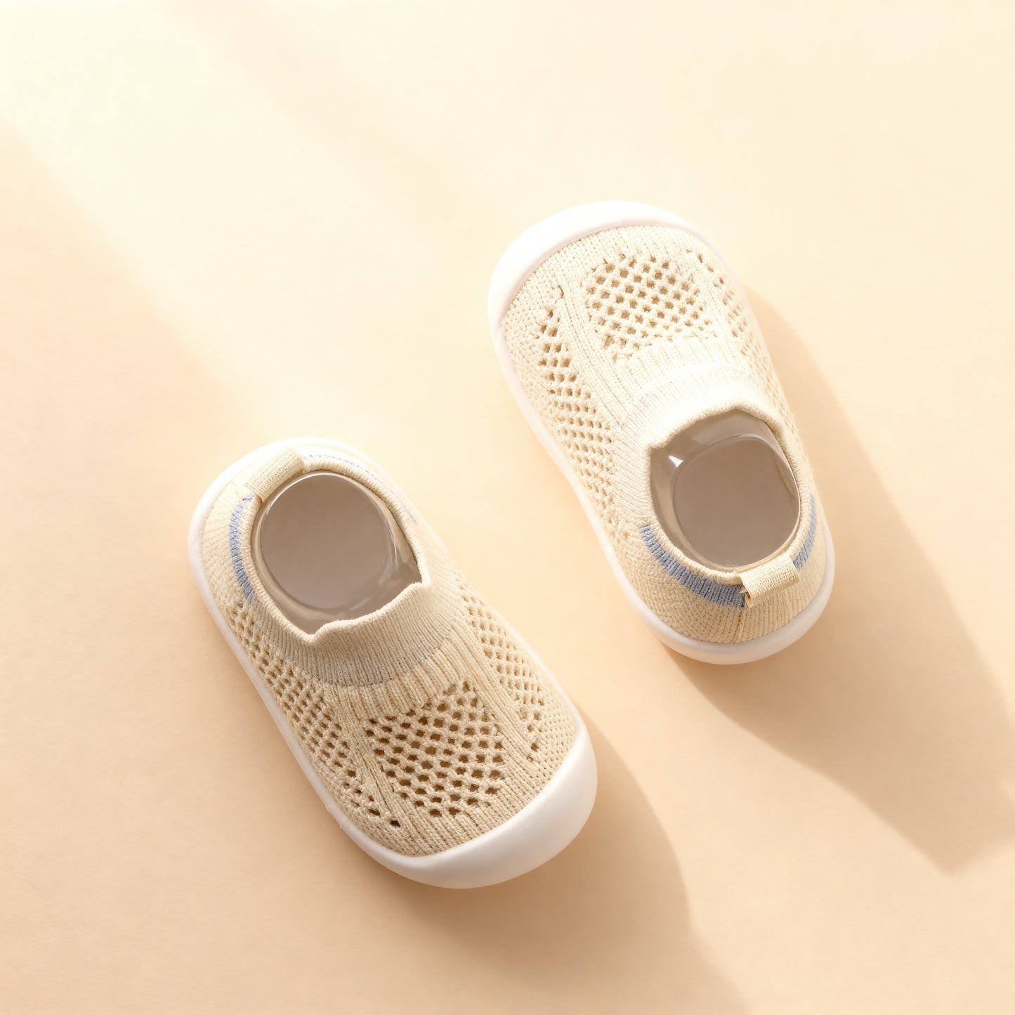 Möt Huggies: Mjuka slip-on sneakers för barn