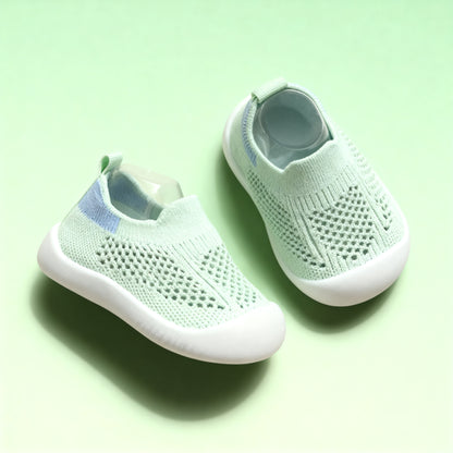 Möt Huggies: Mjuka slip-on sneakers för barn
